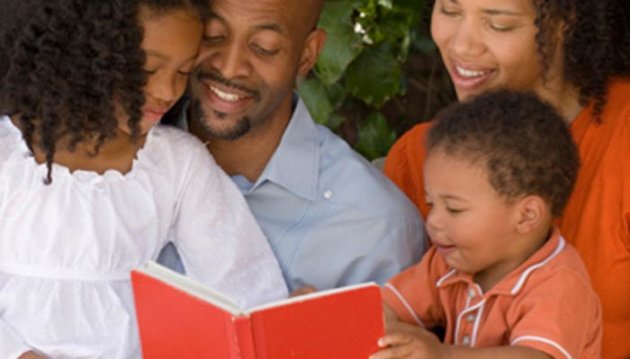 طرق متنوعة لتحسين مهارات القراءة عند الطفل. 358124