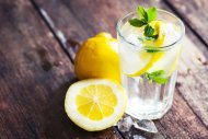 ما هي الفوائد التي يقدمها الماء مع الليمون في الصباح؟؟