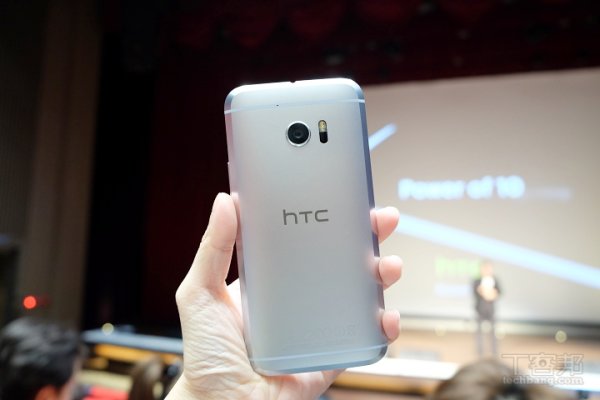 HTC 10 正式亮相，雙 OIS 鏡頭、標配 Hi-Res 耳機，4/15 開賣