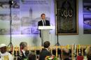 A la mosquée d'Evry, Manuel Valls appelle à &quot;l'apaisement&quot;