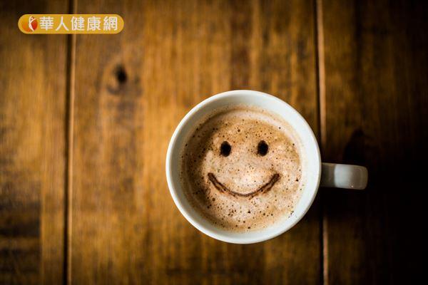 咖啡因可以刺激中樞神經，不只帶來提神效果，還能放鬆心情、減輕肌肉疲勞，幸福感油然而生。