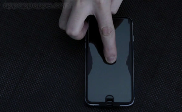 防止 iPhone 6 屈曲, 就用這塊彎曲螢幕貼 [影片]