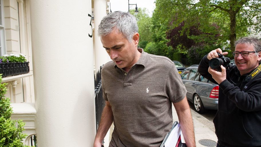 Premier League: Mourinho's move to United stalls due to image rights