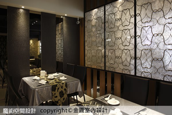 駱中揚設計師結合多元材質及新創手法，讓日式餐敘空間在低調中有著奢華感。