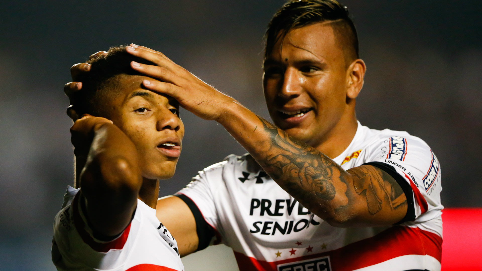 São Paulo 4 x 0 Corinthians: Cueva lidera vitória do Tricolor sobre arquirrival no Morumbi