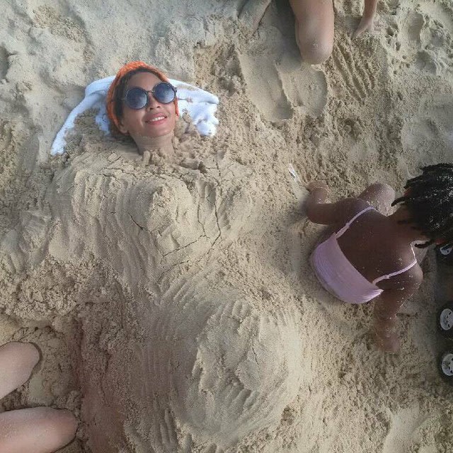 Beyonce Fuels Pregnancy Rumors with New Instagram Pic