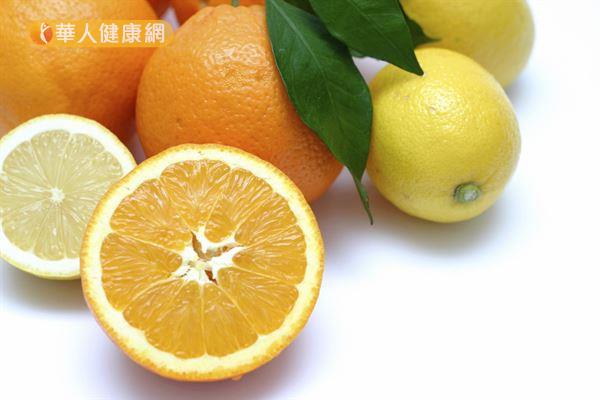 柑橘類水果富含類黃酮，有助抗氧化和防癌。