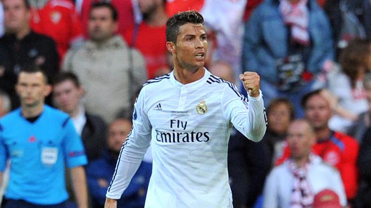 Liga - Real Madrid await tests on Ronaldo back injury