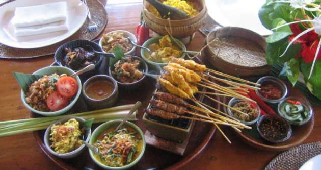 المأكولات المحلية في بالي - المصدر: ويكيميديا كومنز