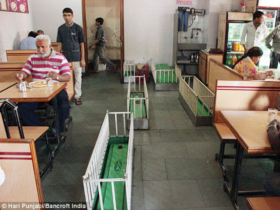Hii, Restoran di India Ini Penuh Dengan Makam!