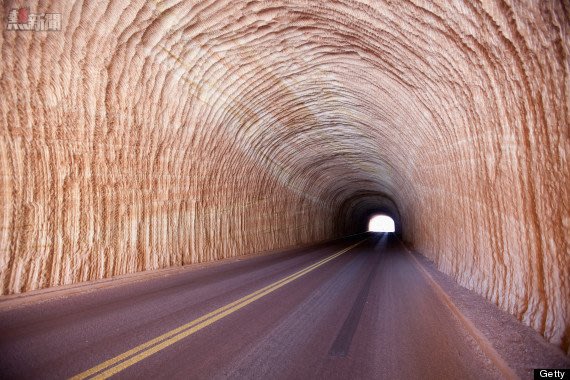 挪威的 Laerdal Tunnel「五光十色」  World Trave...欧美