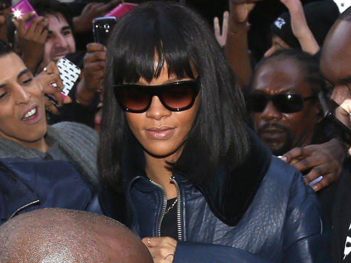 Rihanna ‘is not pregnant’