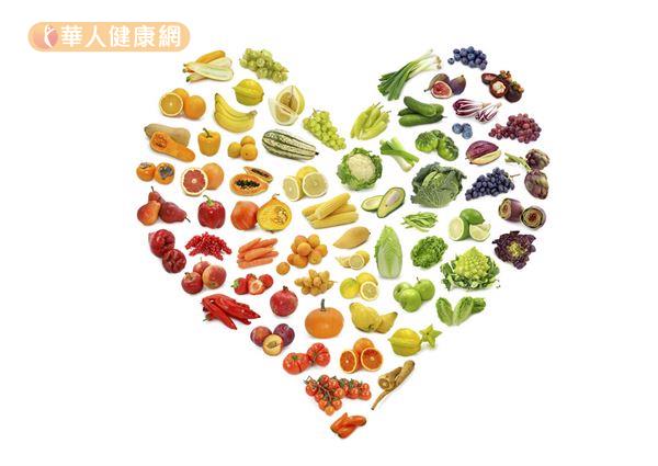 各色蔬果中含有豐富的膳食纖維，均衡攝取「彩紅蔬果」可減少飲食中的脂肪吸收，還能促進身體代謝。