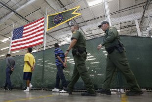 Desde octubre de 2013 más de 63.000 niños han sido detenidos en la frontera de EEUU (AP/Ross D. Franklin)