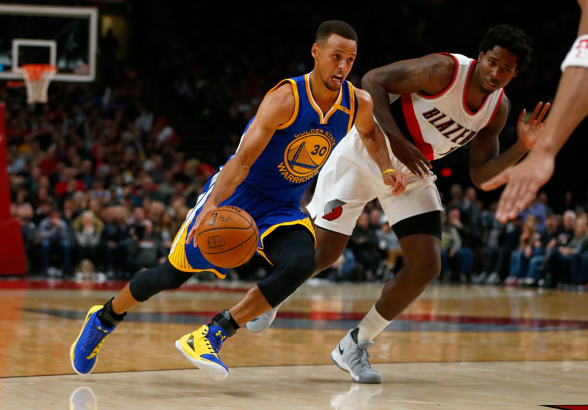Warriors start to look like themselves, Steph explodes in 3rd to beat Blazers - Yahoo ...2048 x 1429