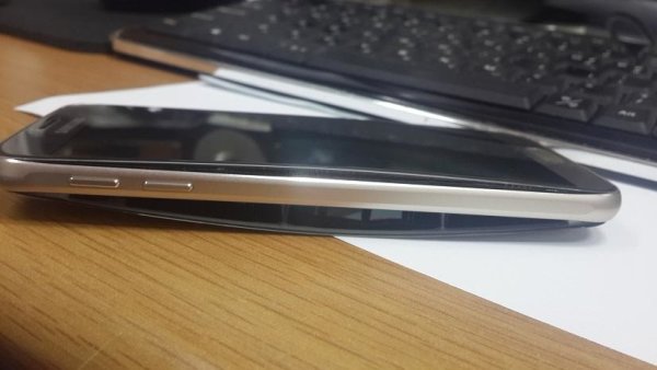 Galaxy S6出包再添一樁，電池膨脹造成螢幕隆起！