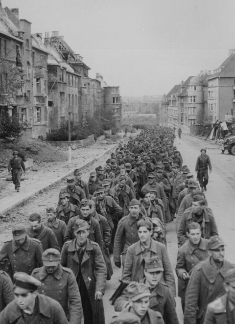 captured German soldiers in World War II