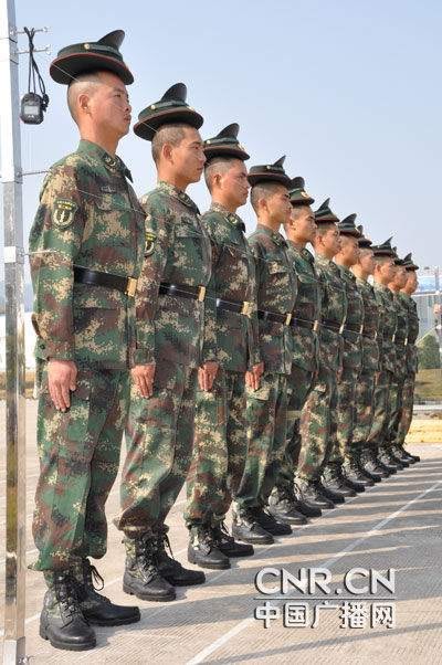 Εικόνες που σοκάρουν απο την προετοιμασία των παρελάσεων του Κινέζικου Στρατού