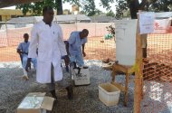 Centro de isolamento para infectados com ebola em Conacri, na Guiné, o país mais afetado na epidemia atual