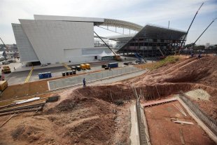 Las Obras en los Estadios de la Copa de han multiplicado la Demanda de prostitutas (EFE / SEBASTIÃO MOREIRA)