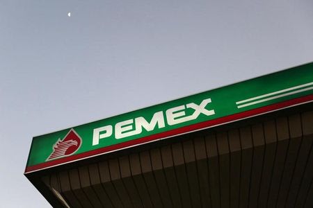 El valor del petróleo mexicano de exportación llegó a superar los 100 dólares por barril en 2014 y ahora se cotiza en niveles cercados a los 50 dólares.