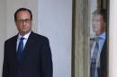 VIDEO. Pour faire face, Hollande se replie sur ses derniers fidèles