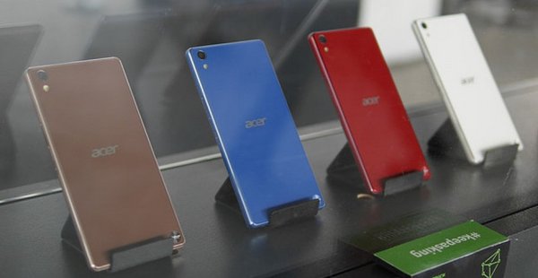 ▲外型類似Sony Xperia Z系列設計風格的Acer Liquid X2，3張SIM卡設計是最大亮點。