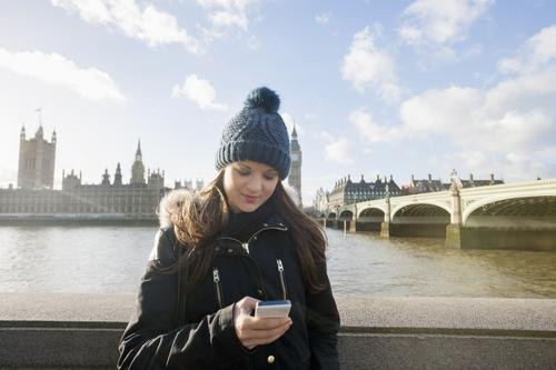 Traveling Abroad With Your Smartphone: Three Ways to Cut Data Costs