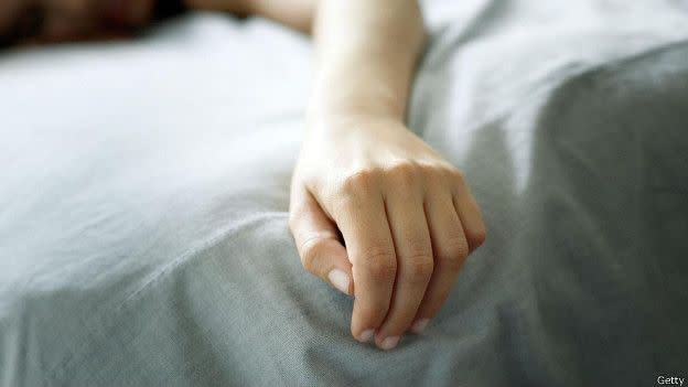 Al acercarse a un orgasmo, el exterior de la vagina también puede formar una ‘plataforma orgásmica’, levantando el útero para acomodar el esperma, y ​​durante un orgasmo, los músculos del piso pélvico se contraen rítmicamente.