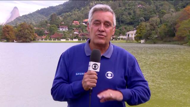 Mauro Naves durante cobertura na Granja Comary. Foto: Reprodução/TV Globo