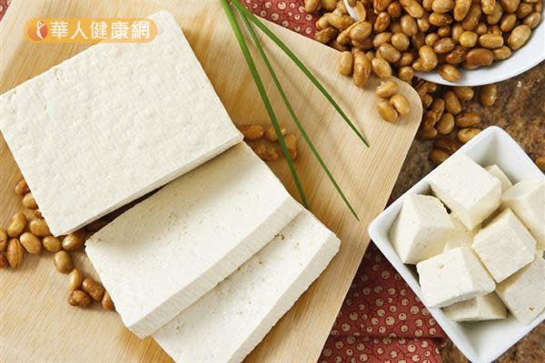 豆腐一樣含有豐富的優質蛋白質，可替換雞蛋以做為補充蛋白質的食材。